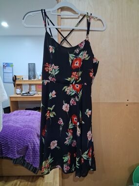 BE COOL Black Floral Crisscross Back Spaghetti-Strap Dress